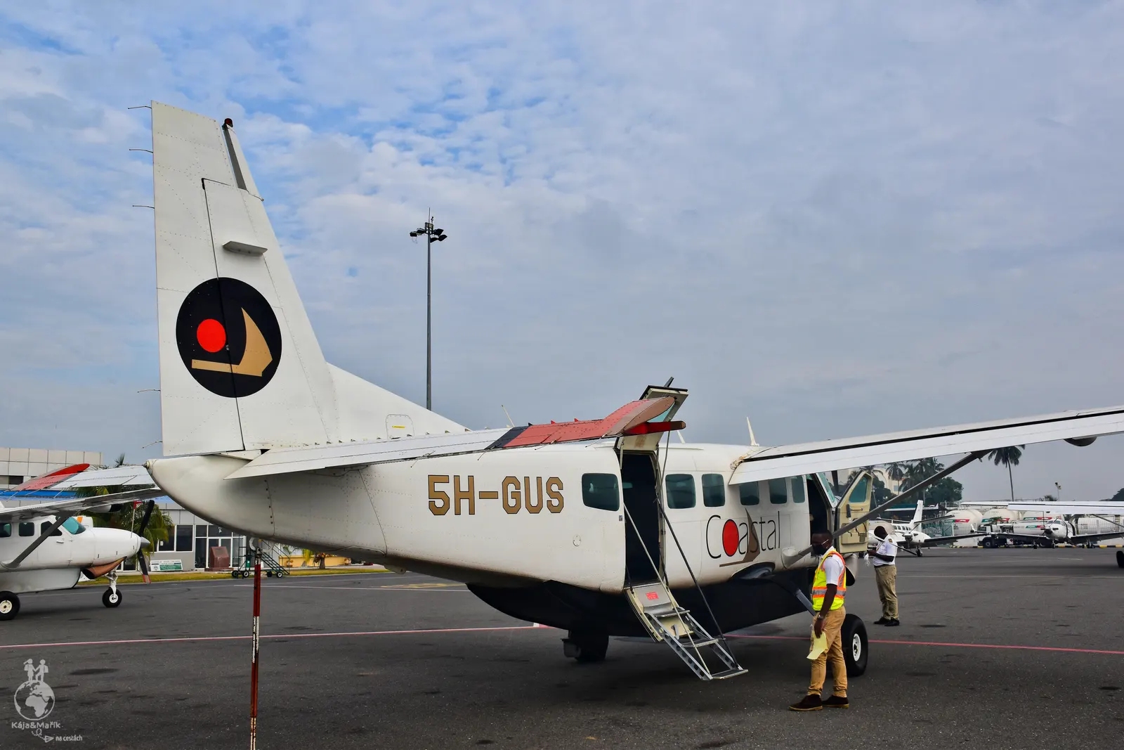 Cessna, se kterou jsme letěli z letiště Abeid Amani Karume do Arushi