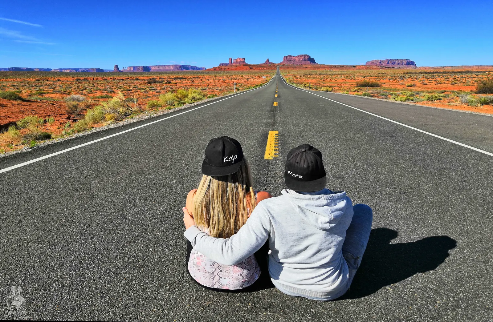 Známá silnice vedoucí k Monument Valley