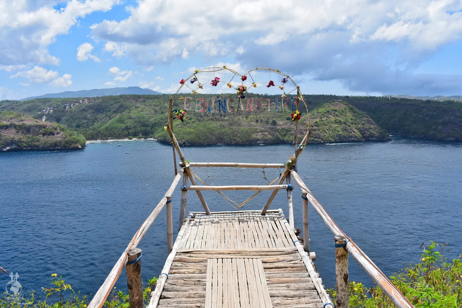 Ceningan Cliffs