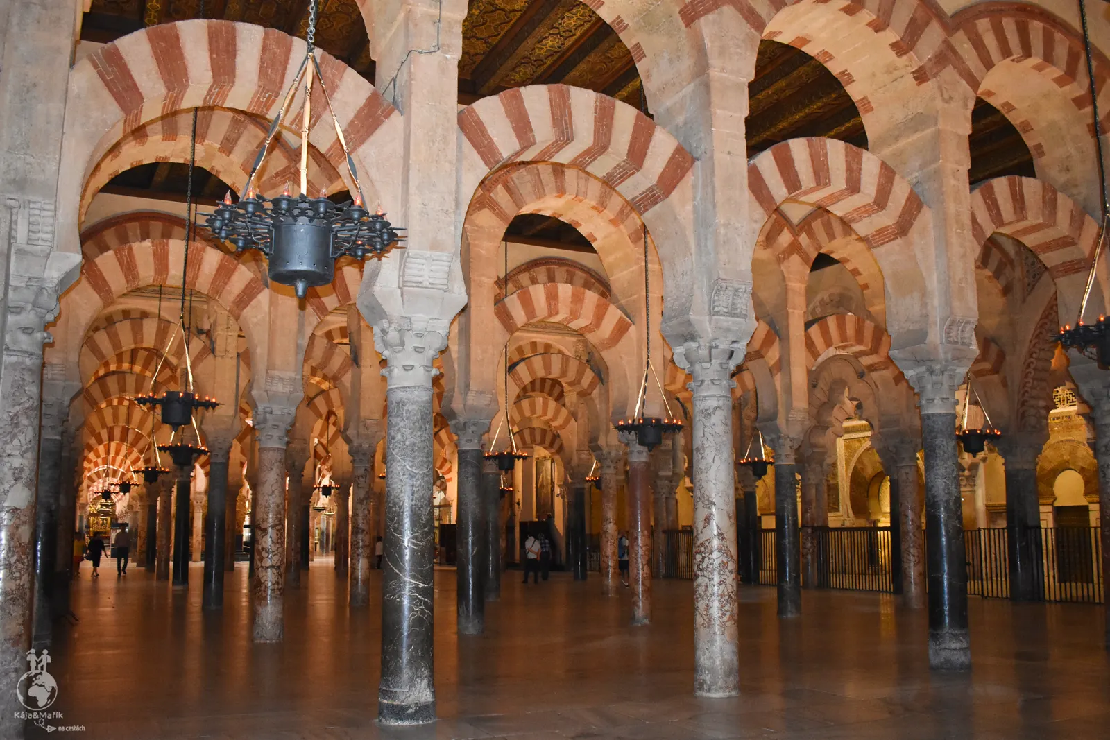 Slavné sloupoví v Mezquita-Catedral de Córdoba