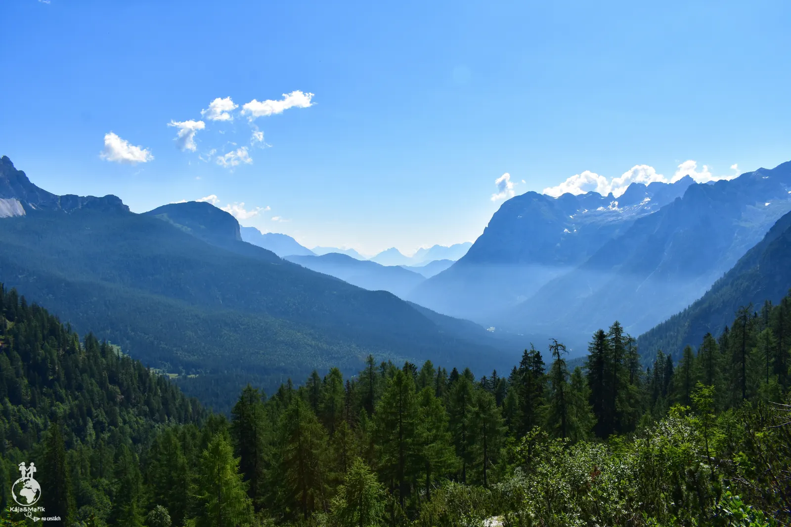 Výhled na údolí podél cesty na Lago di Sorapis